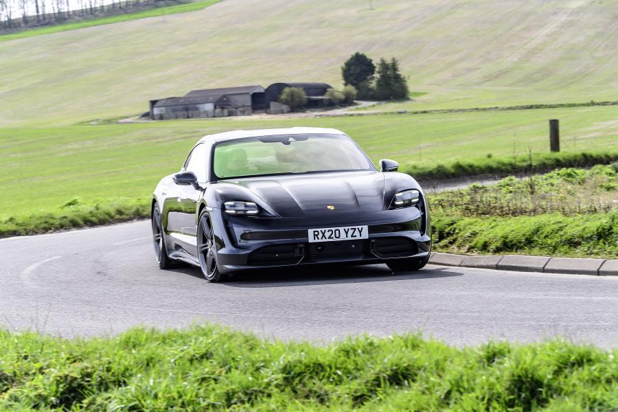  Porsche Taycan Turbo S 2020 года  (UK) (фото 8 из 40)
